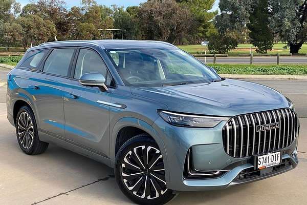 2025 OMODA JAECOO J8